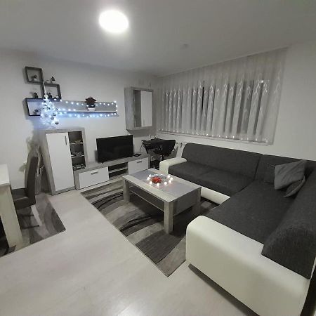 Apartman Lela Карловаць Екстер'єр фото